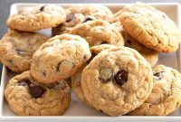 Peanut Butter Chocolate Chip Cookies with Oat Flour
