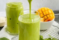 Mango Spinach Smoothie Recipe for Energy and Glow