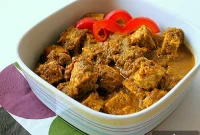 Spinach Tomato Tempeh Curry — Vegan Palak Tempeh Recipe