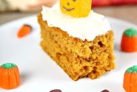 Chewy Pumpkin Spice Bars Recipe for Fall Baking