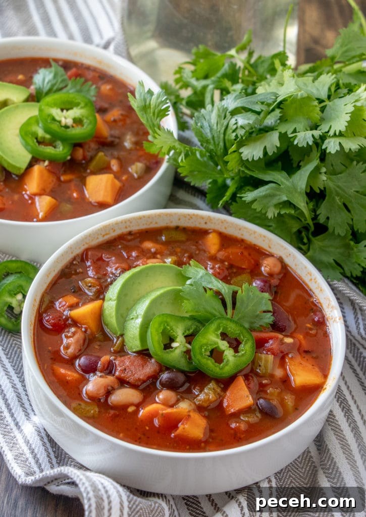 Slow Cooker Vegan Chili with Beans and Peppers 4 Crockpot Vegan Chili recipe