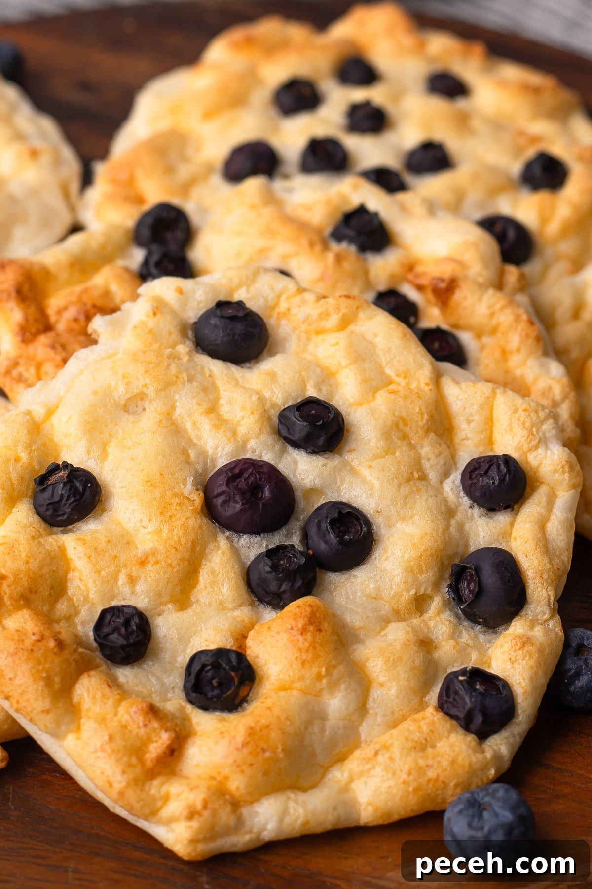 21 High-Protein, Low-Carb Summer Snacks for Hot Days 5 flourless protein cottage cheese cloud bread