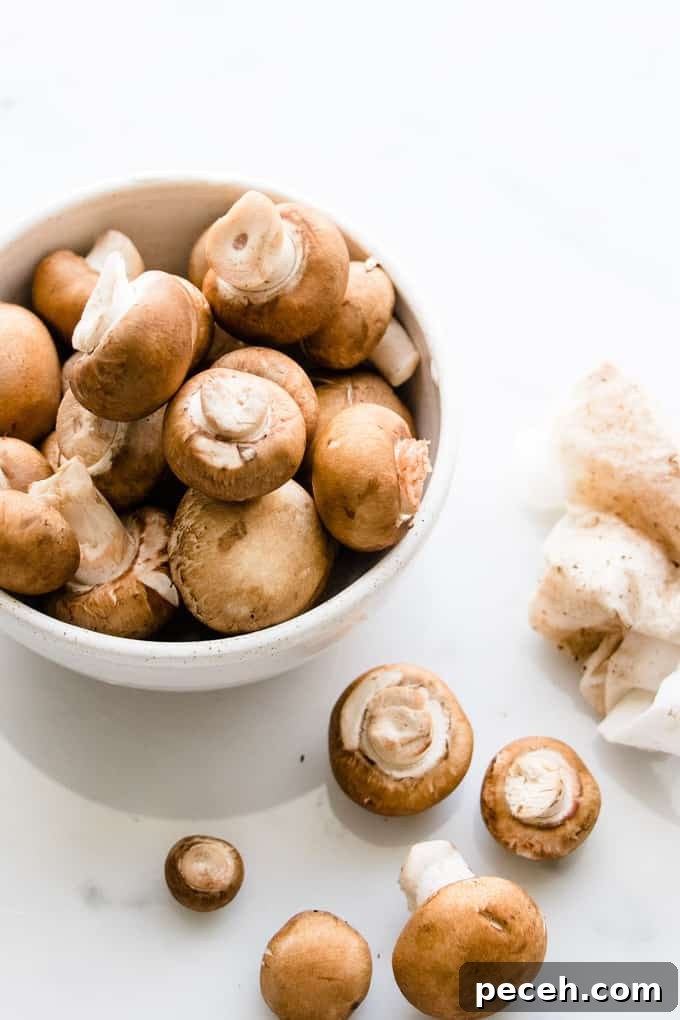 How to Clean Mushrooms Safely and Maintain Their Flavor 5 Knowing How to clean mushrooms properly is crucial to cooking success. Like with most things in cooking, it's easy... when you know how.