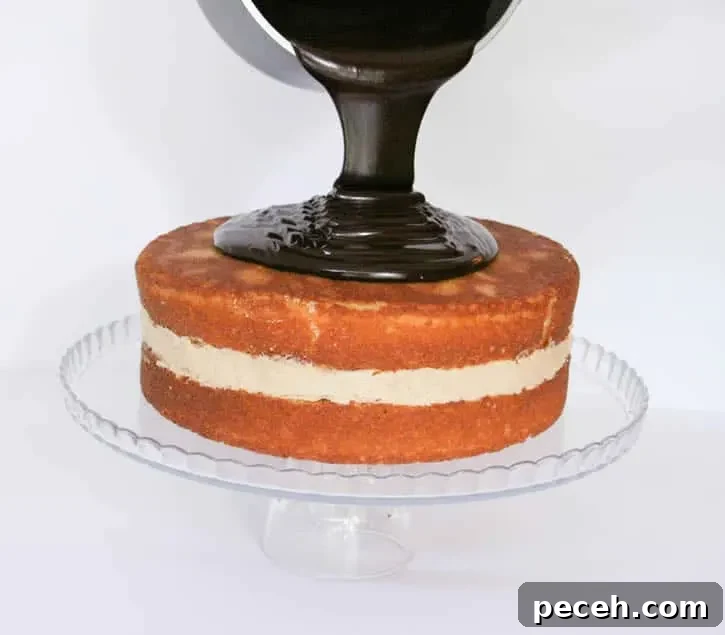 tandy-cake-pouring-01