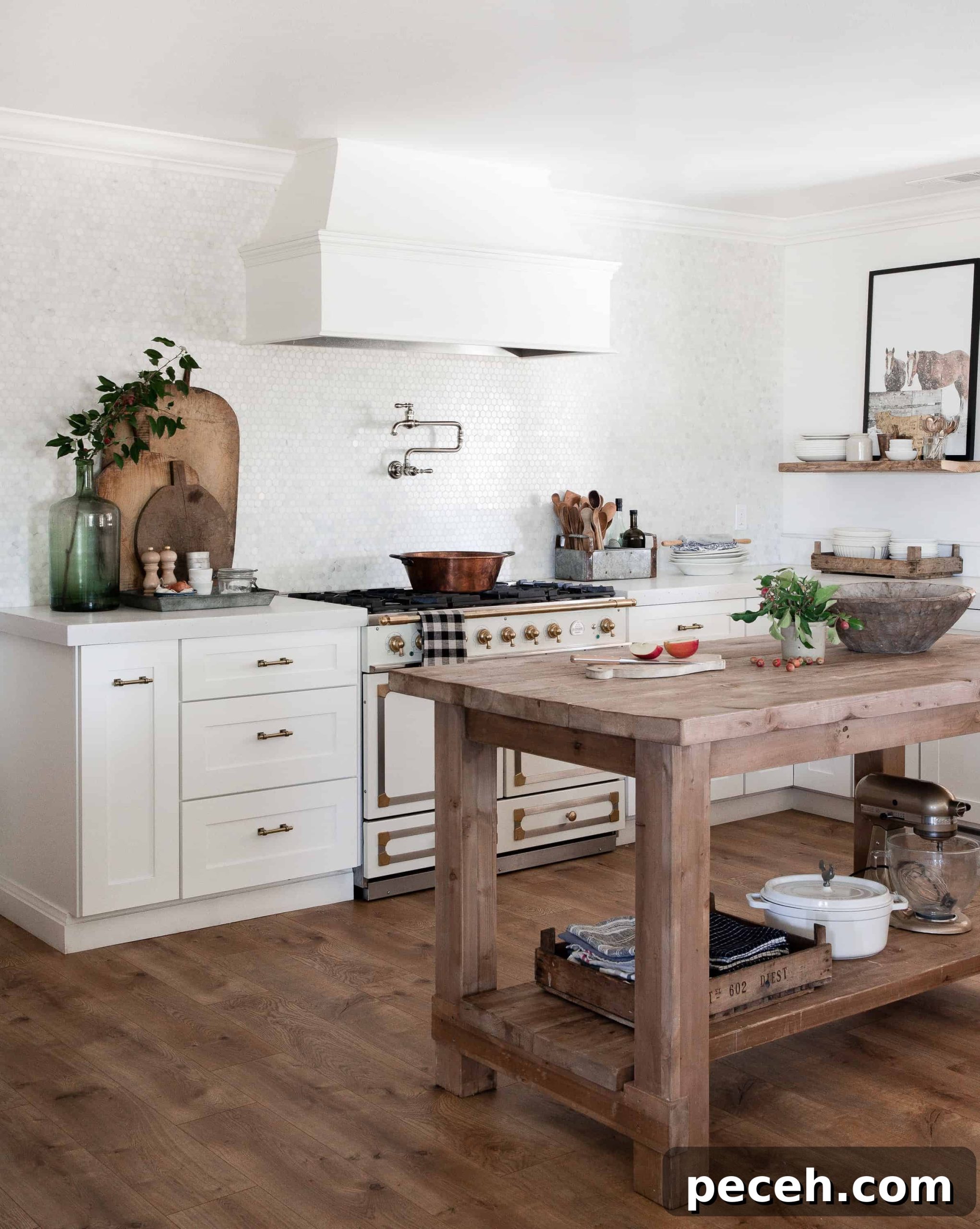 Cozy Fall Kitchen Decorating Ideas 2 Can you feel the air cooling down? It’s getting me excited for the upcoming season, and I’ve started with a little fall kitchen decor…come on in!