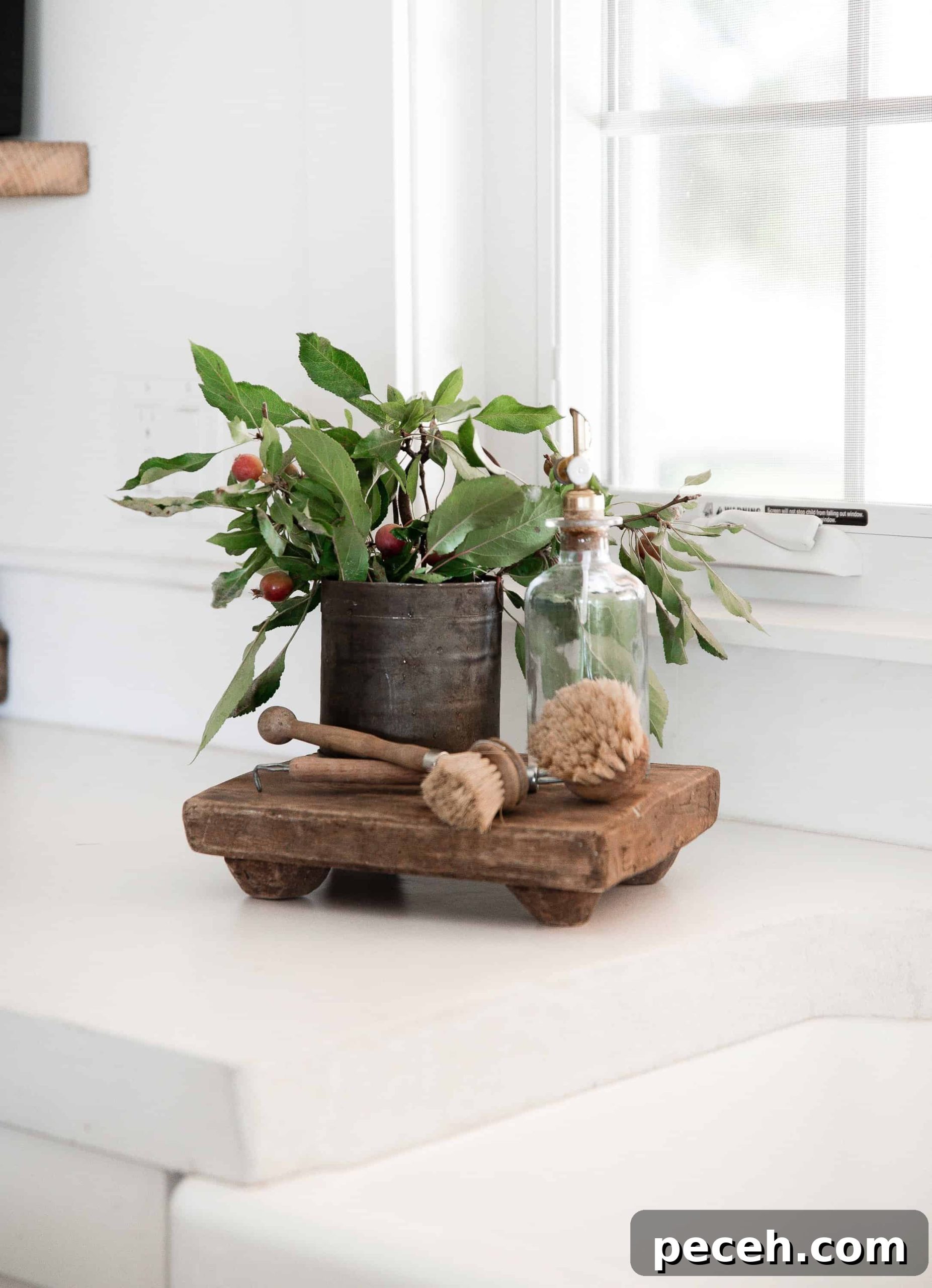 Cozy Fall Kitchen Decorating Ideas 17 Vintage iron vase and wooden pedestal