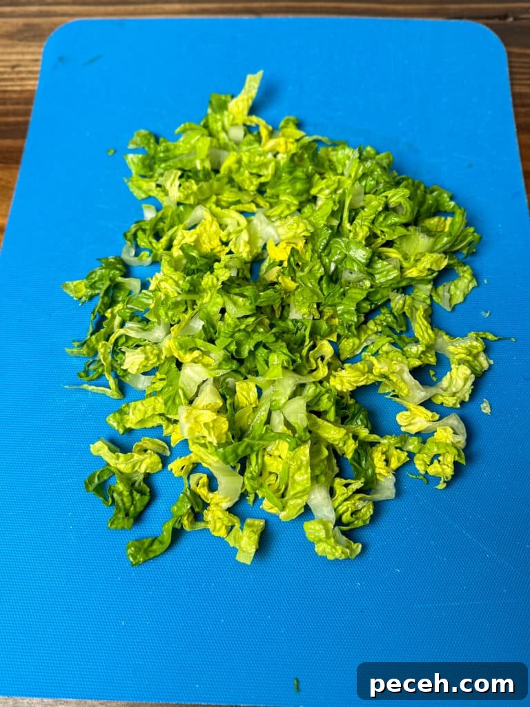 Shredded lettuce