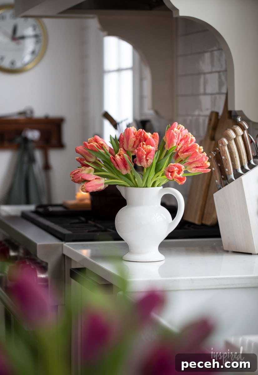 Tulip Arrangement Guide: Creative Tips for Stunning Bouquets 3 img 32574 2